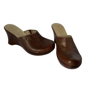 Tommy Hilfiger platform wedge clogs